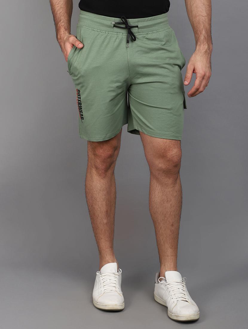 men solid mid rise cargo shorts - 21022456 - Zoom Image - 0