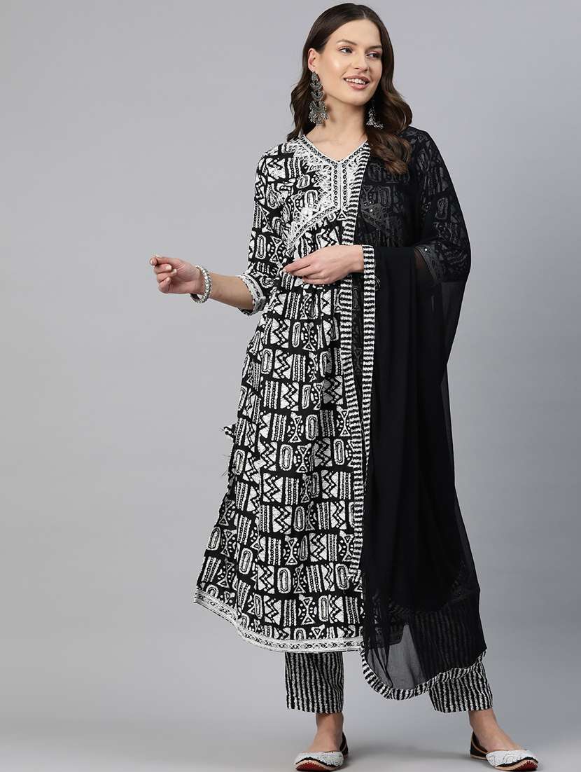 women three quarter sleeve kurta pant with dupatta set