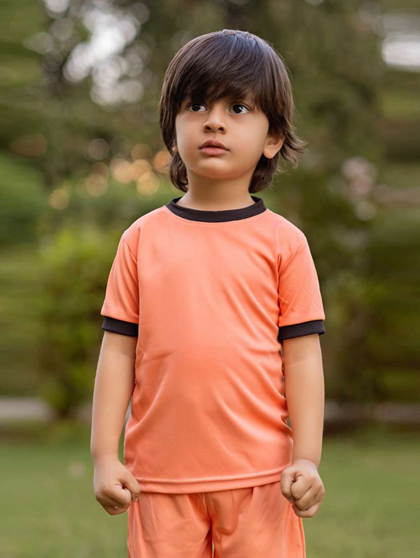 boys solid shorts & t-shirt set 