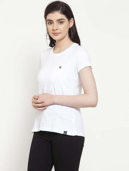 women round neck plain t-shirt - 21034563 - Standard Image - 0