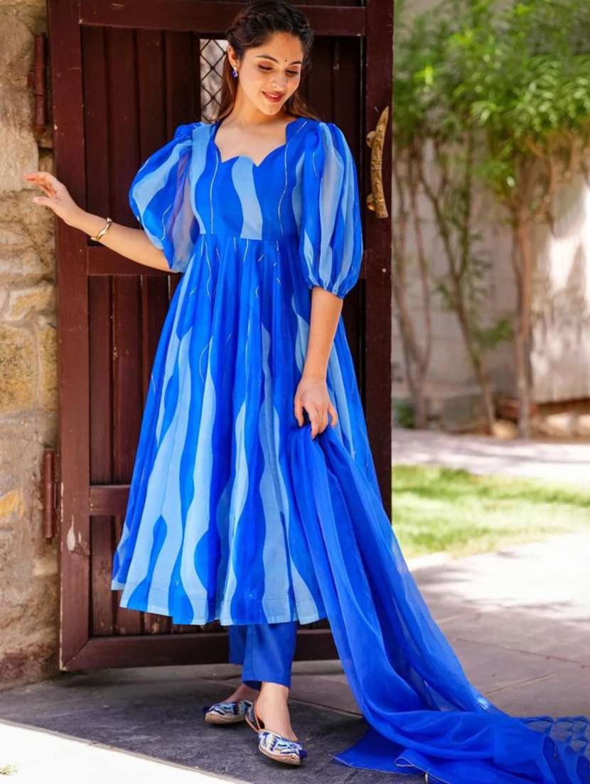 women blue kurta pant set with dupatta - 21034830 - Standard Image - 2