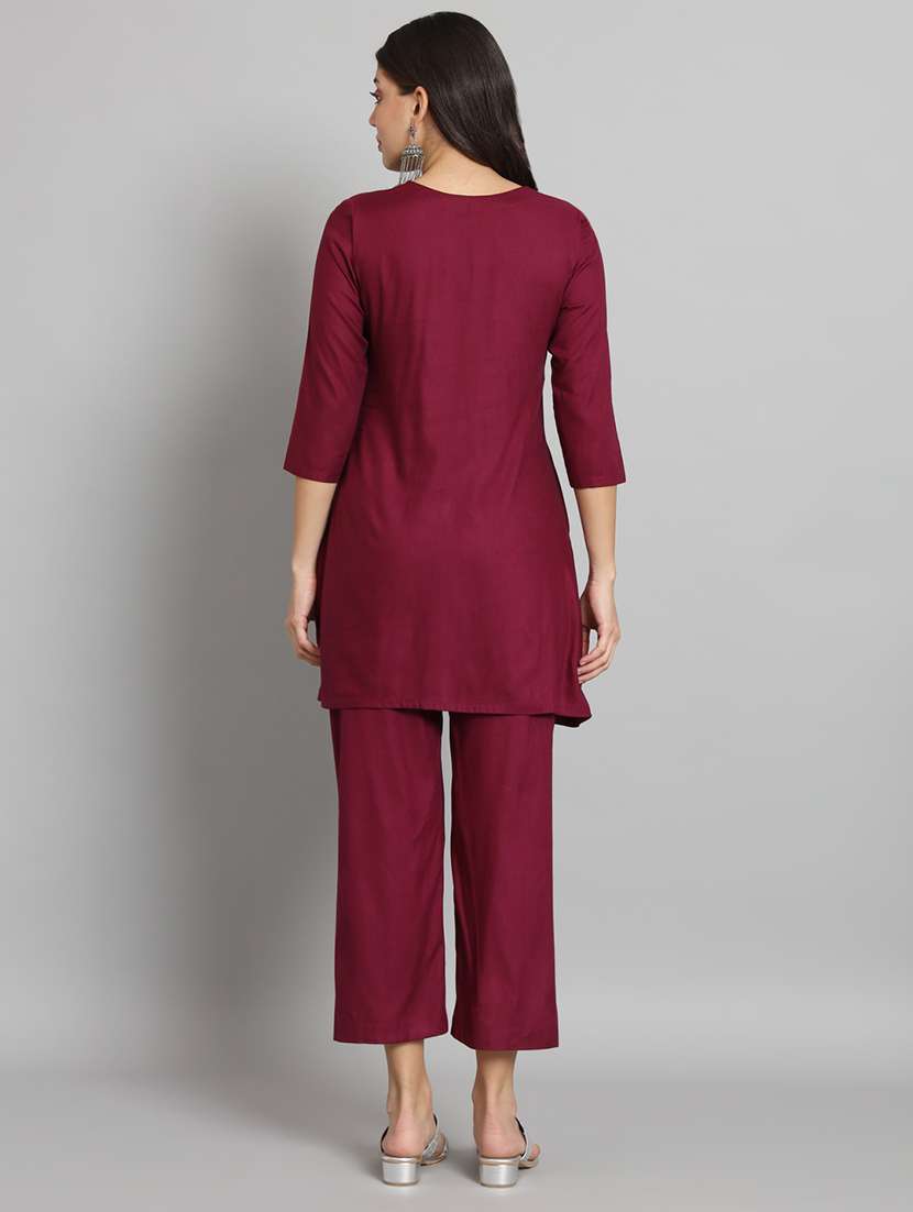 women maroon v neck kurta pant set  - 21036663 -  Standard Image - 2