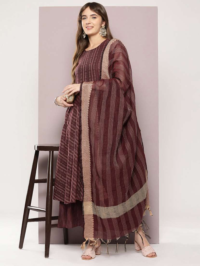 women maroon sleeveless kurta palazzo with dupatta set