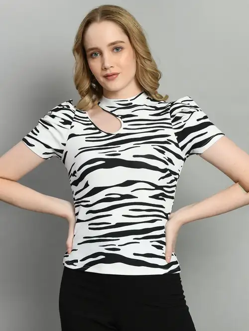 black & white printed detailed top - 21052630 -  Standard Image - 0