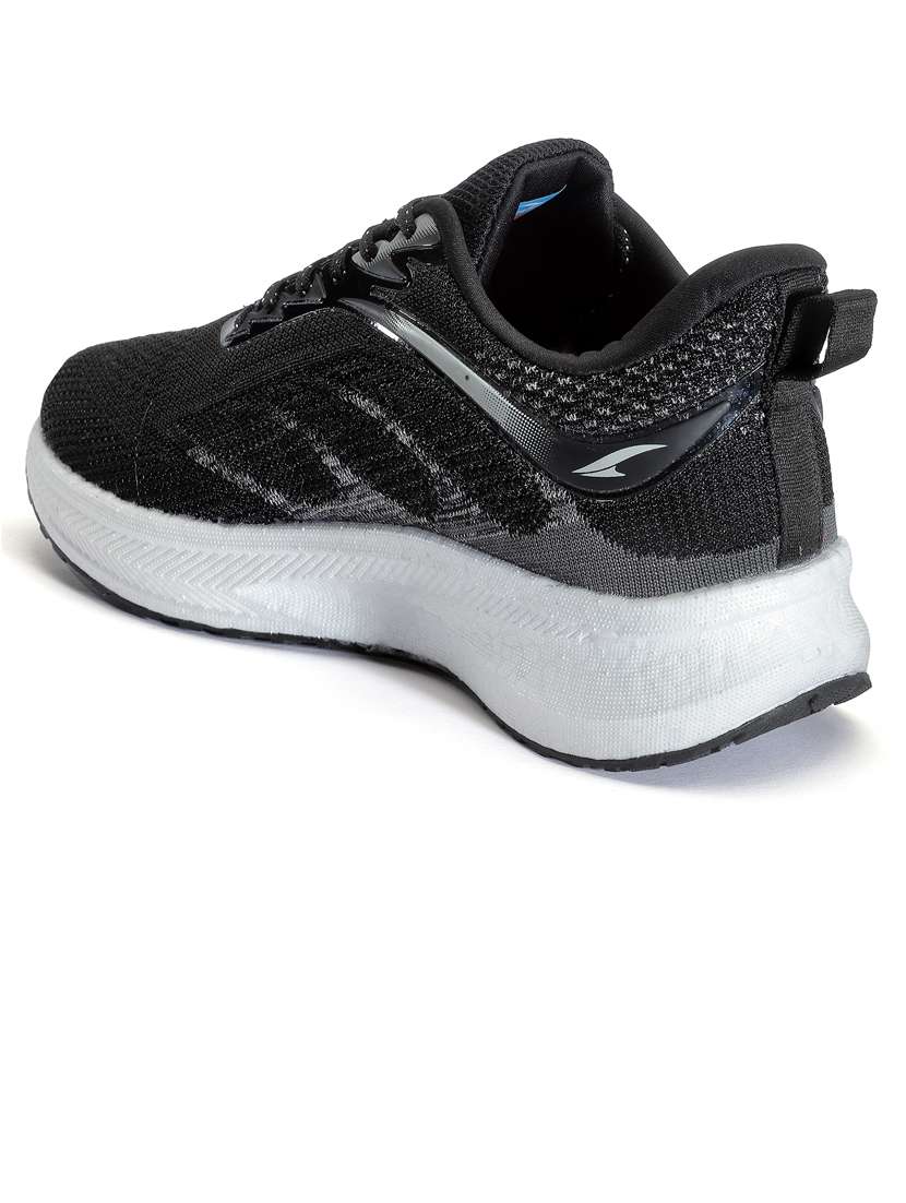 men lace up sport shoes - 21055990 -  Standard Image - 2