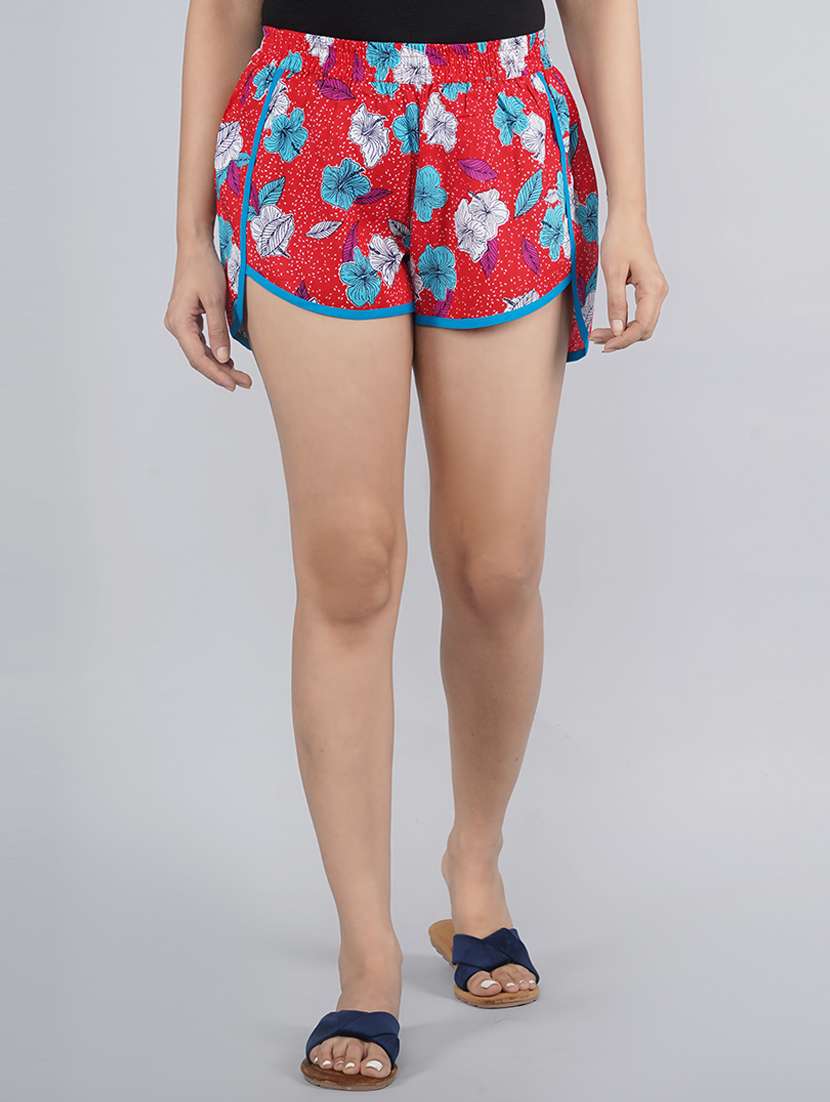 women red floral printed regular shorts