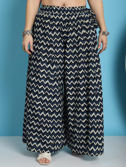 black printed flared palazzo - 21059905 - Standard Image - 0