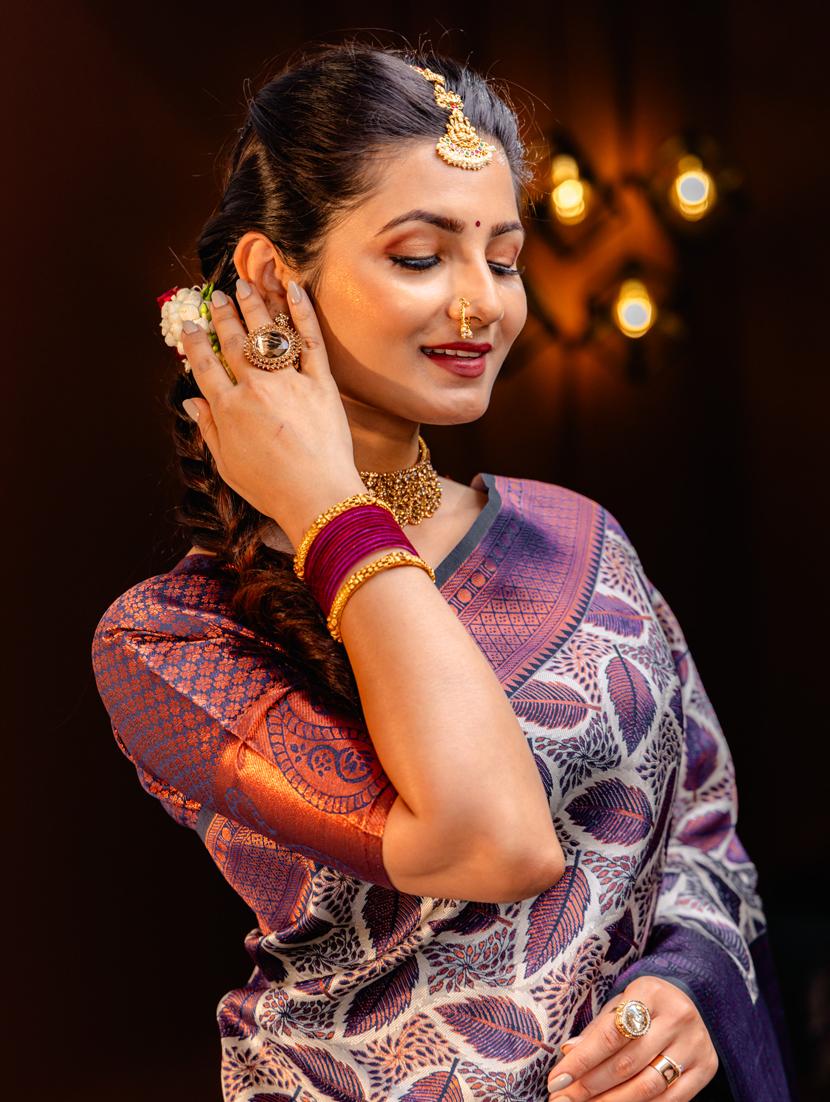 women printed bordered saree with blouse - 21068384 - Standard Image - 2