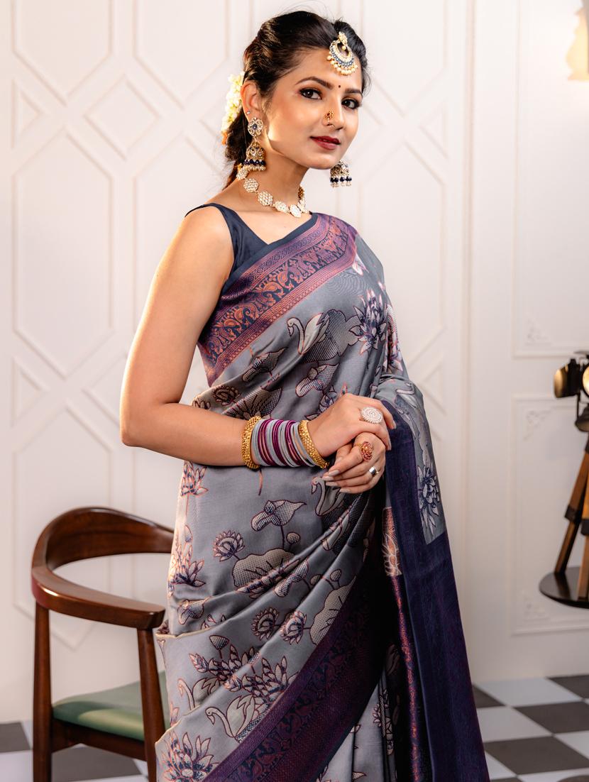 women floral printed bordered saree with blouse - 21068390 - Standard Image - 2