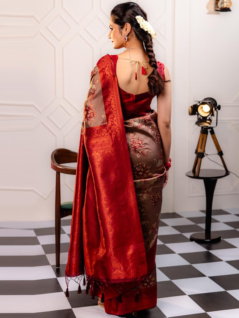 women floral printed bordered saree with blouse - 21068392 - Standard Image - 2