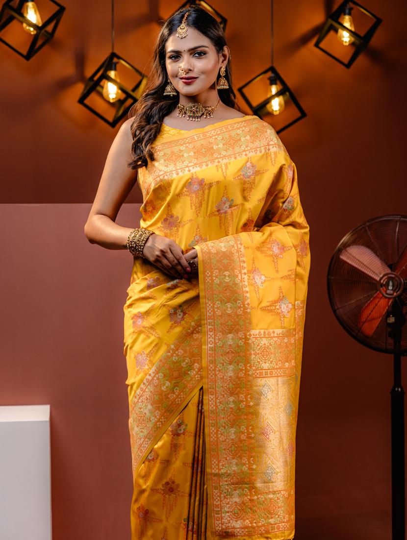 women self design kanjivaram saree with blouse - 21068429 - Standard Image - 2