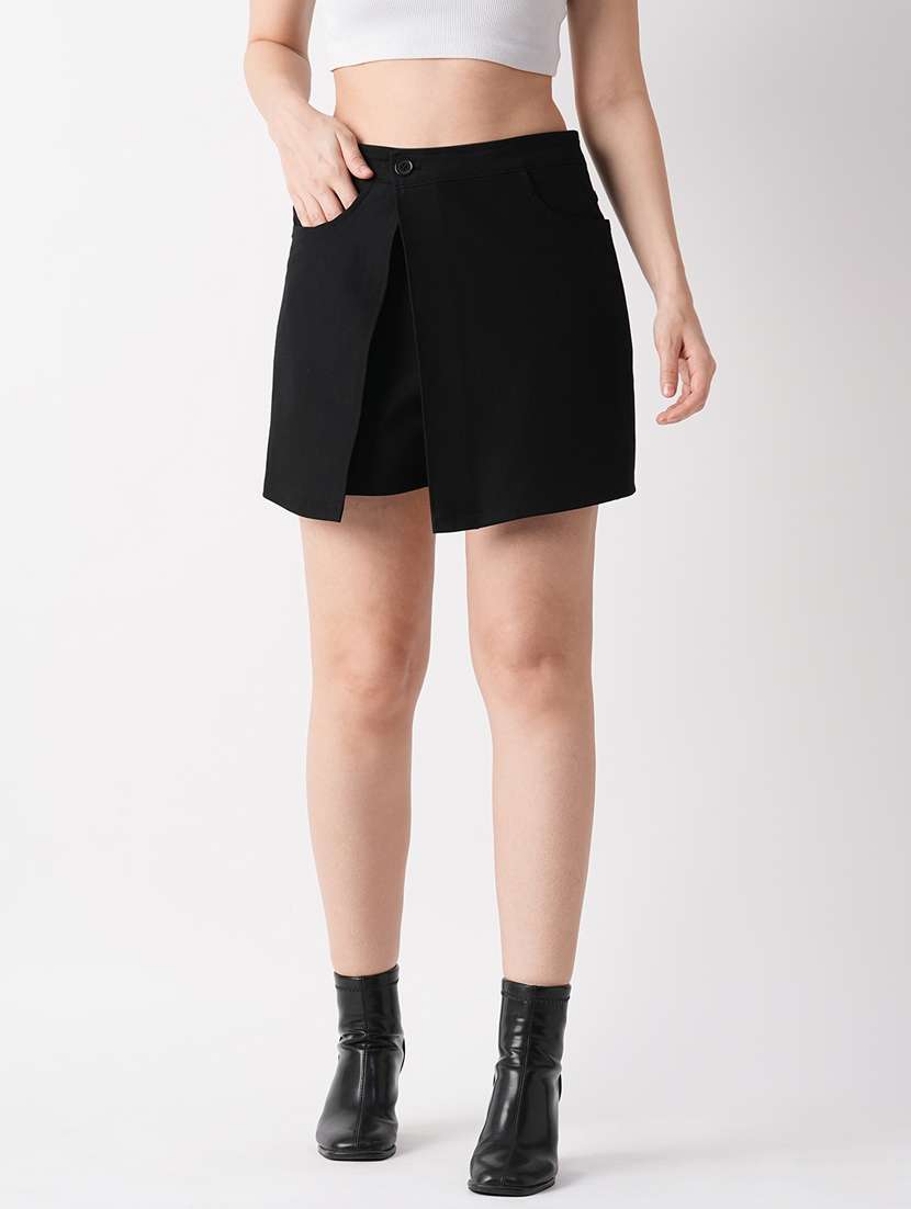 solid black detailed casual skorts