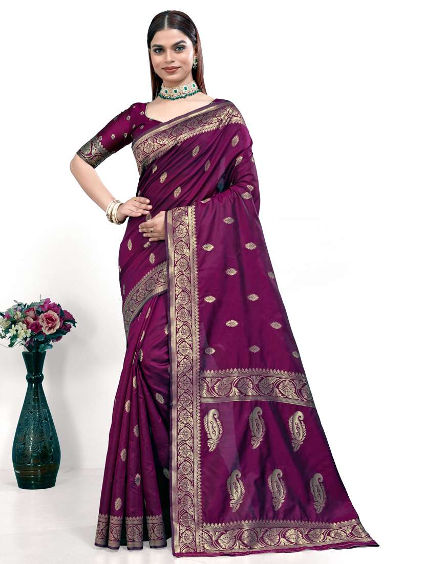 women self design banarasi saree with blouse