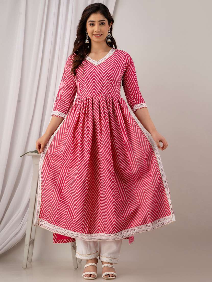 women v-neck chevron printed side slit kurta