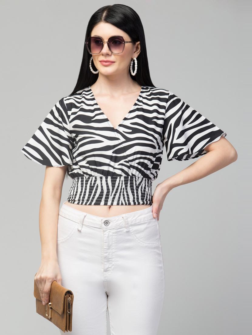 black & white printed detailed crop top - 21074495 -  Standard Image - 2
