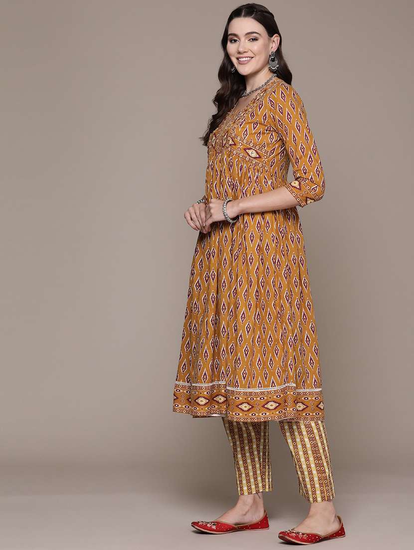 women three quarter sleeve kurta pant with dupatta set - 21087671 - Standard Image - 2