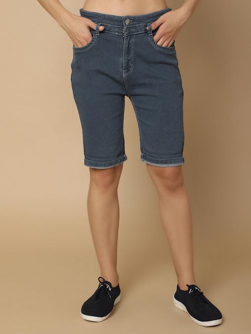 women solid mid rise denim short - 21103177 - Standard Image - 0