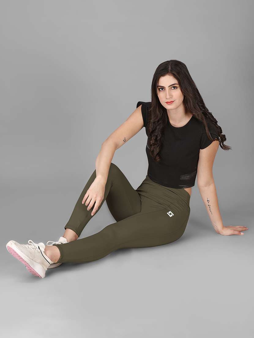 Women Solid High Rise Yoga Pants 