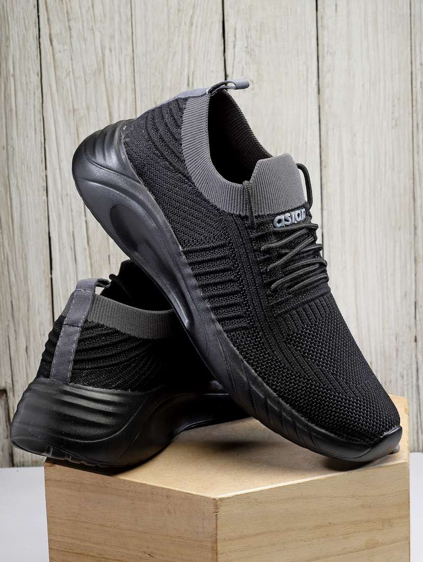 men lace up running sport shoes