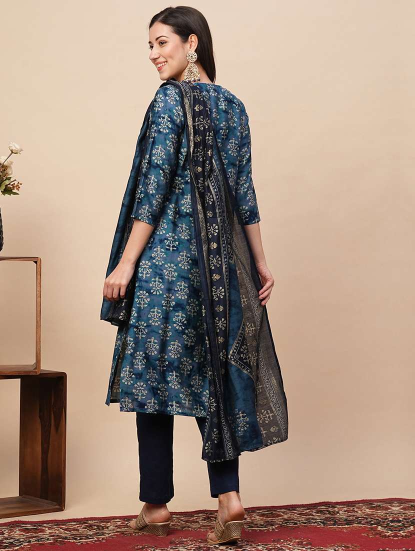 women three quarter sleeve kurta pant with dupatta set - 21116300 - Standard Image - 2