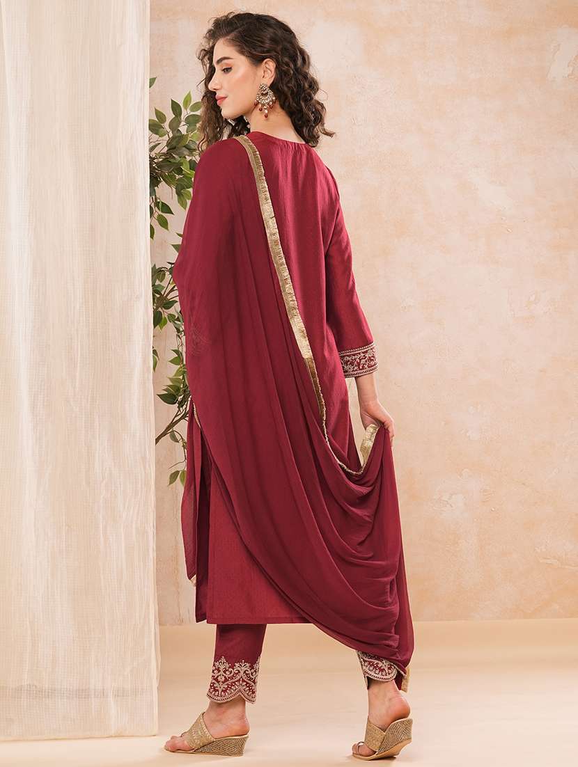 women maroon embroidered v-neck bell sleeve kurta set with fringed chiffon dupatta - 21116302 - Standard Image - 2