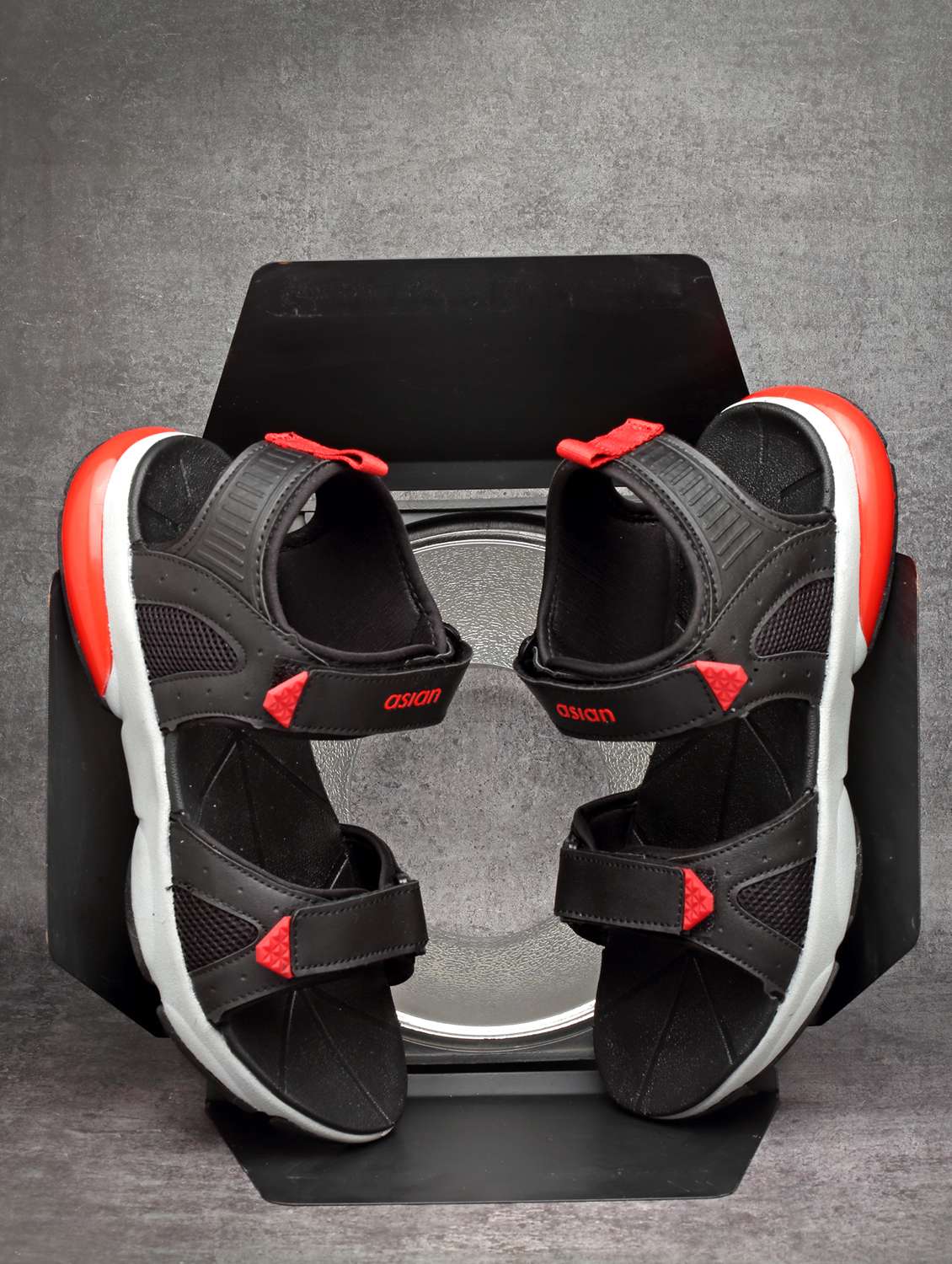 men black back strap floater