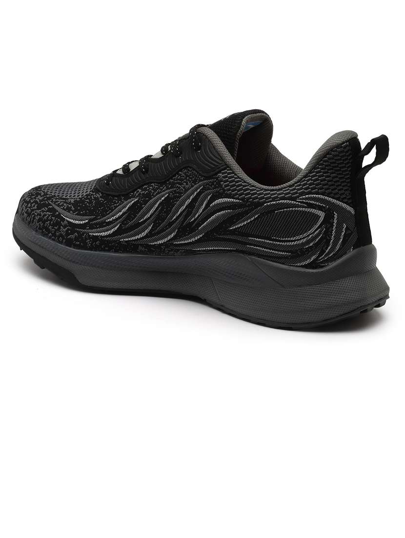 men lace up sport shoes - 21116965 -  Standard Image - 2