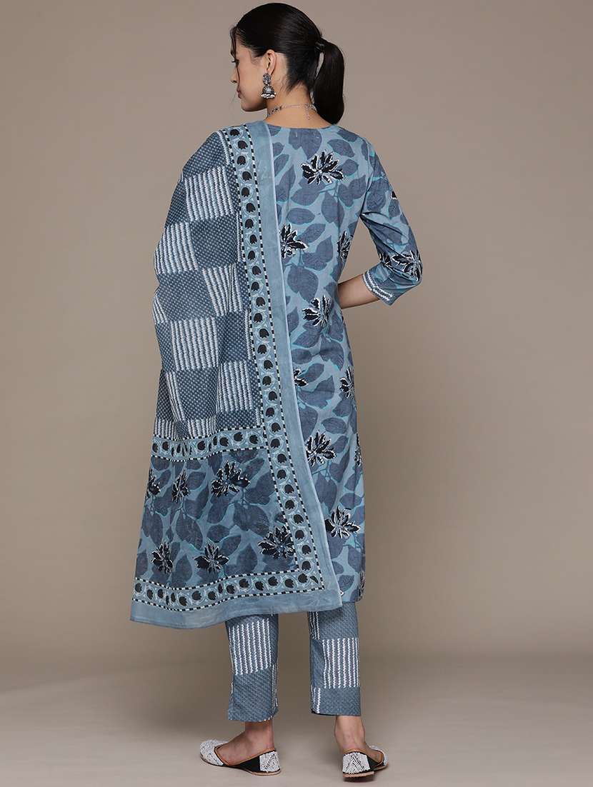 women three quarter sleeve kurta pant with dupatta set - 21136014 -  Standard Image - 2