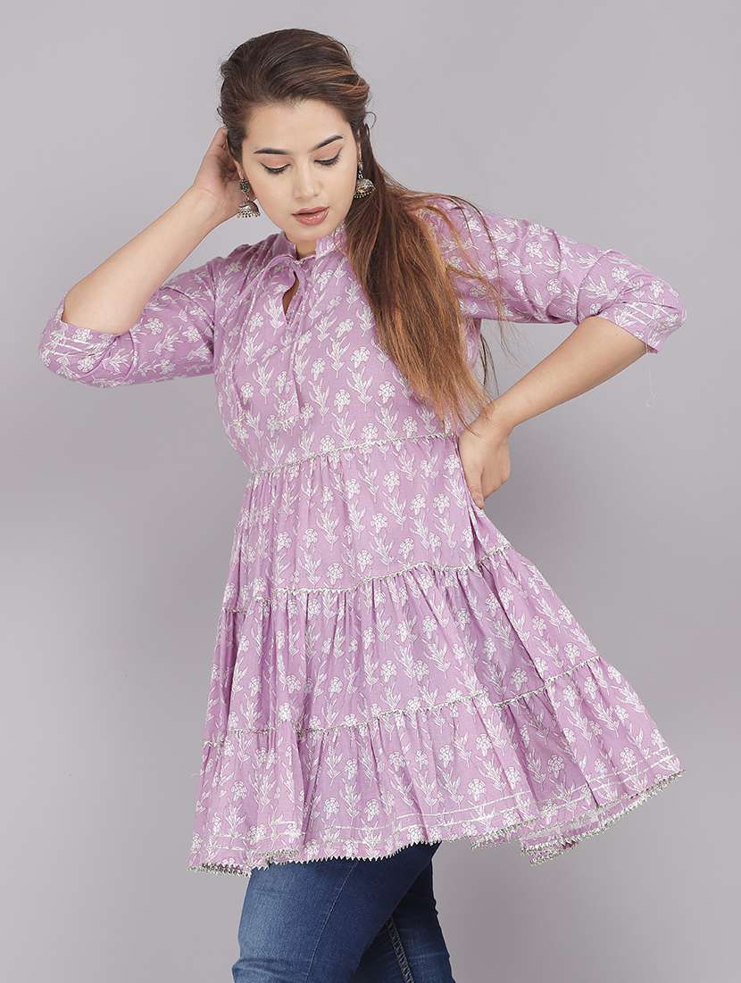 women lavender floral printed tiered kurti