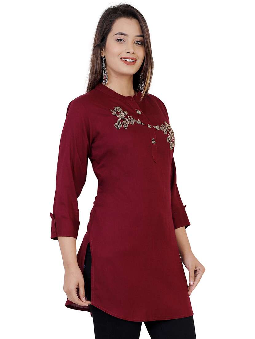 women embellished straight kurti