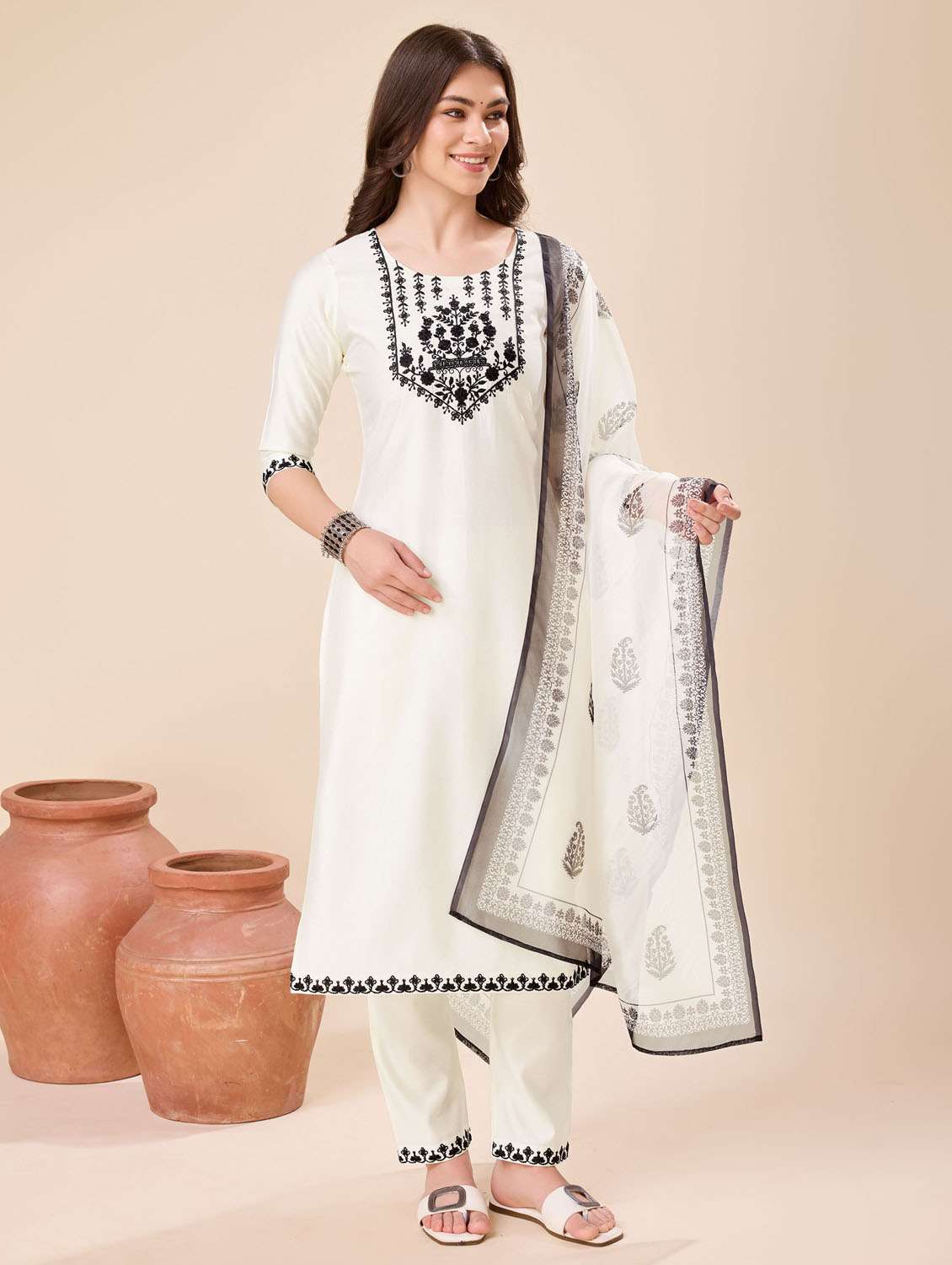 Women Three Quarter Sleeve Kurta Pant With Dupatta Set