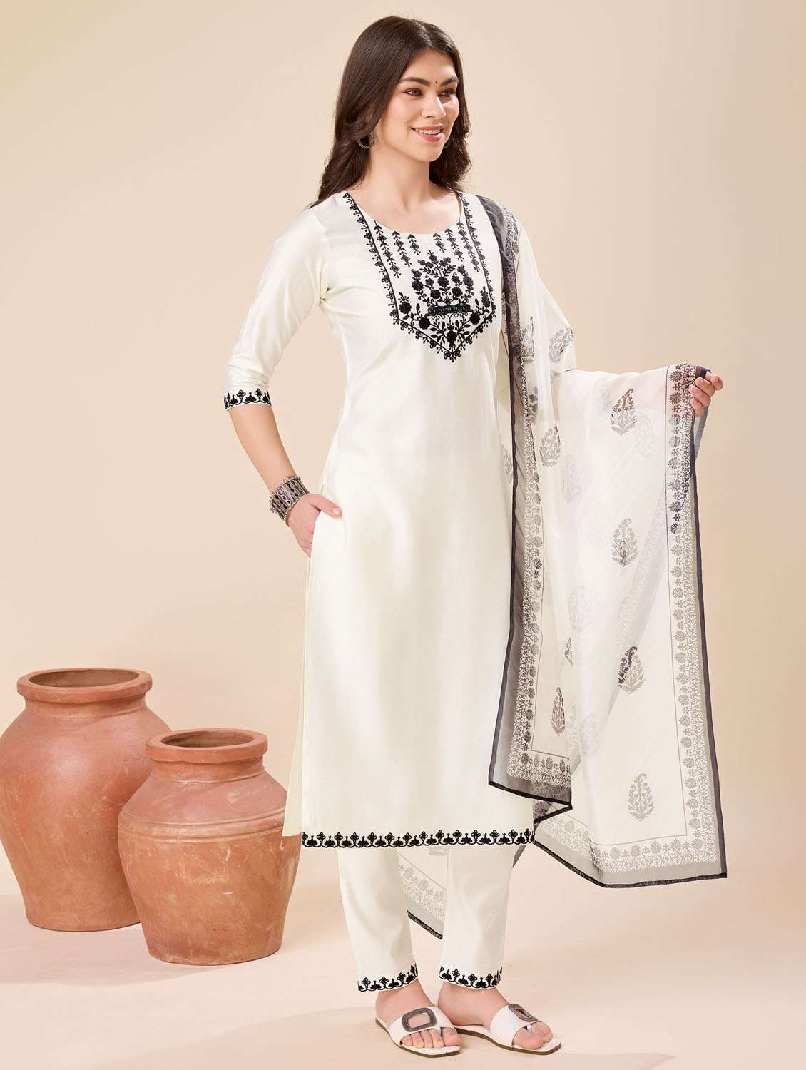 Women Three Quarter Sleeve Kurta Pant With Dupatta Set