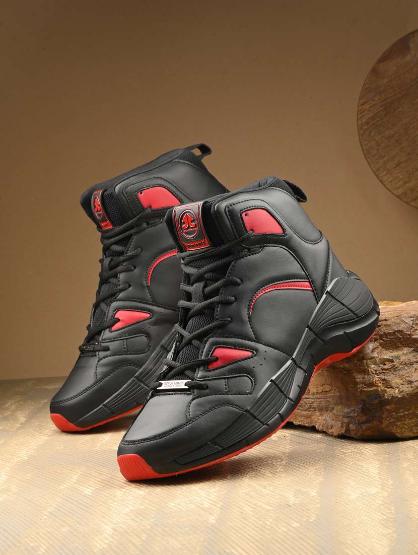 men black sports shoes