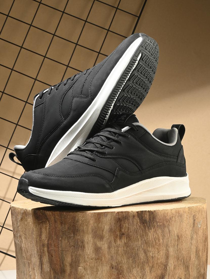 men black solid sport shoe - 21170388 -  Zoom Image - 0