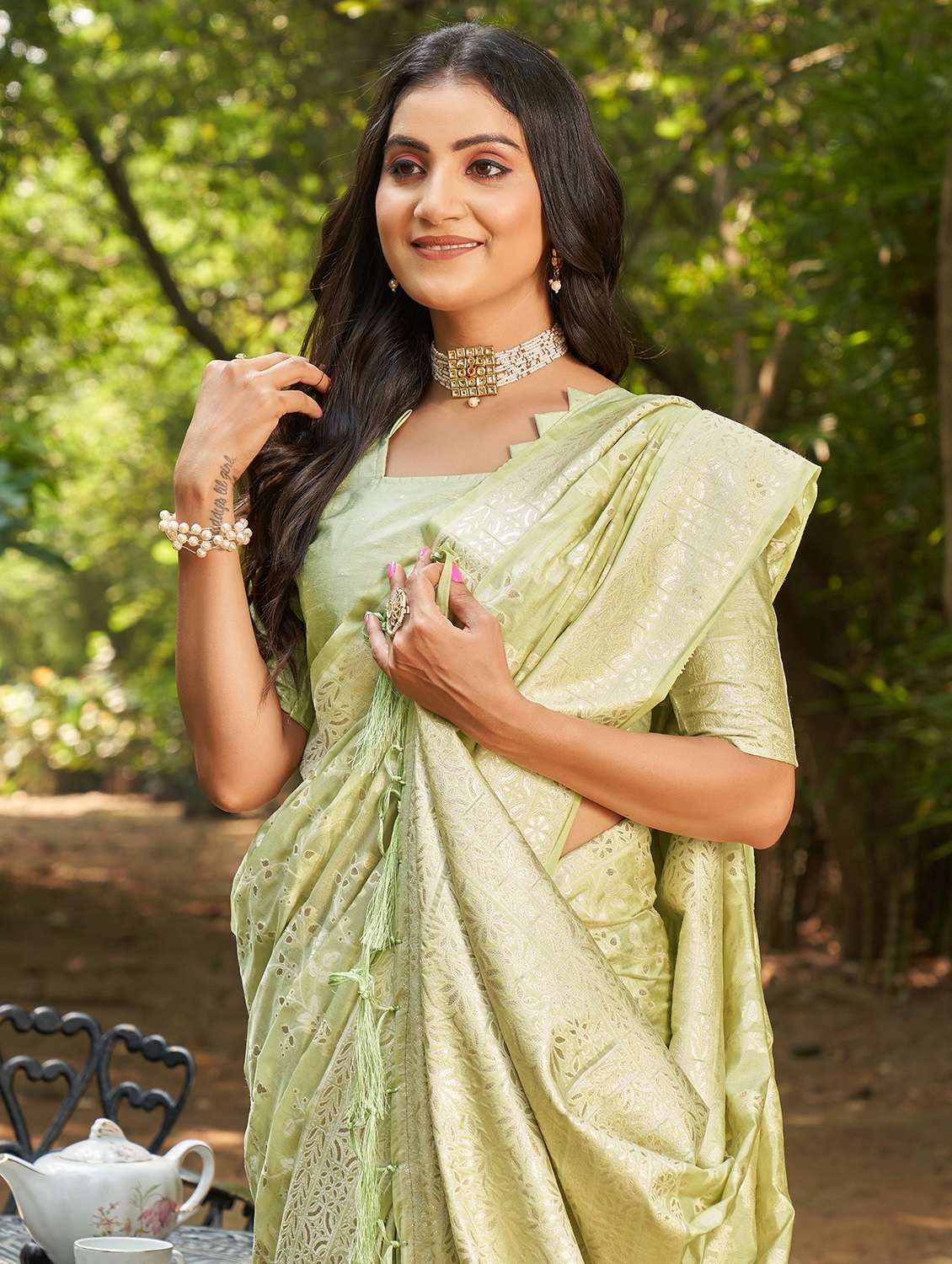 women self design banarasi saree - 21173963 - Standard Image - 2