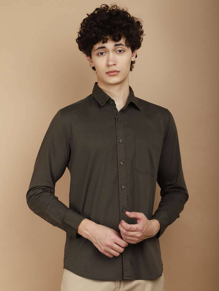 men collared long sleeves casual shirt