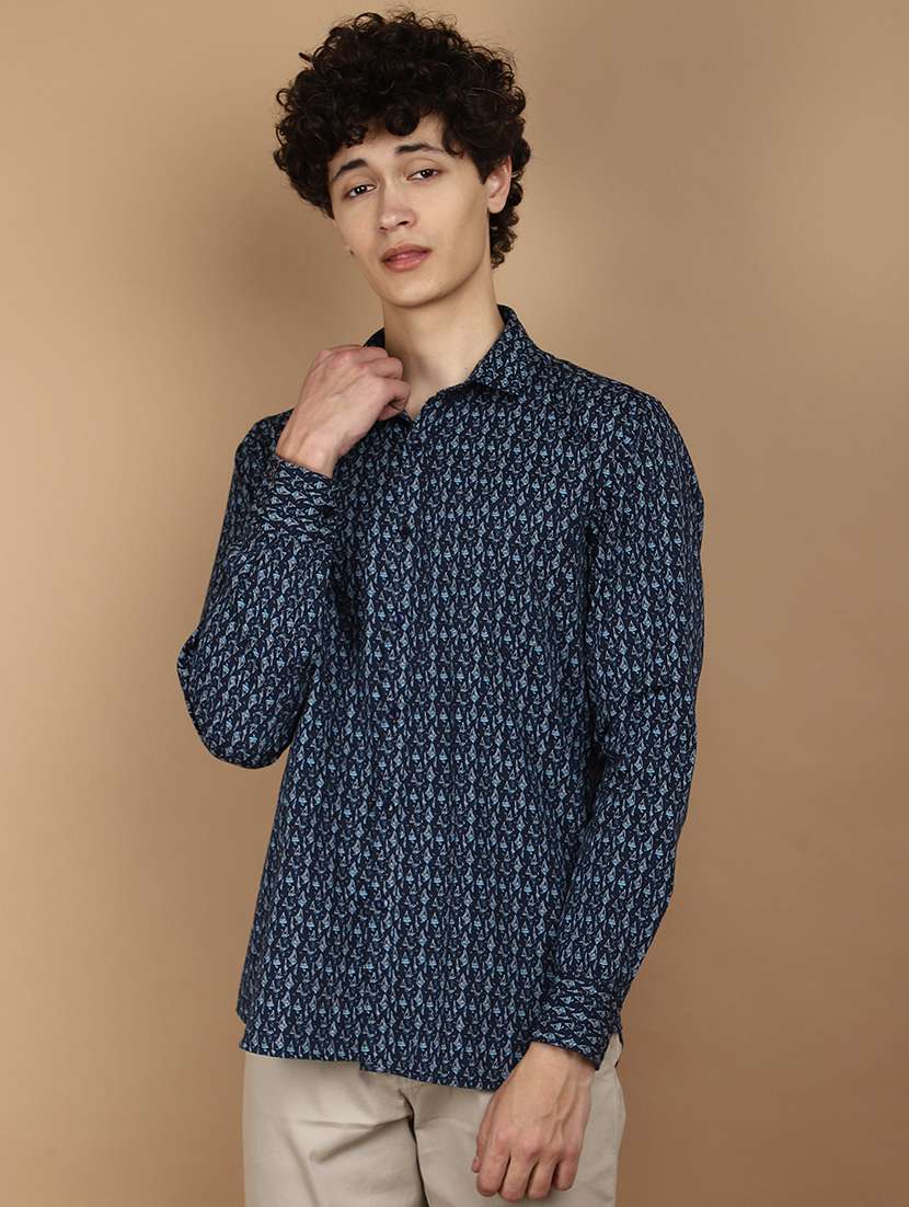 men collared long sleeves casual shirt