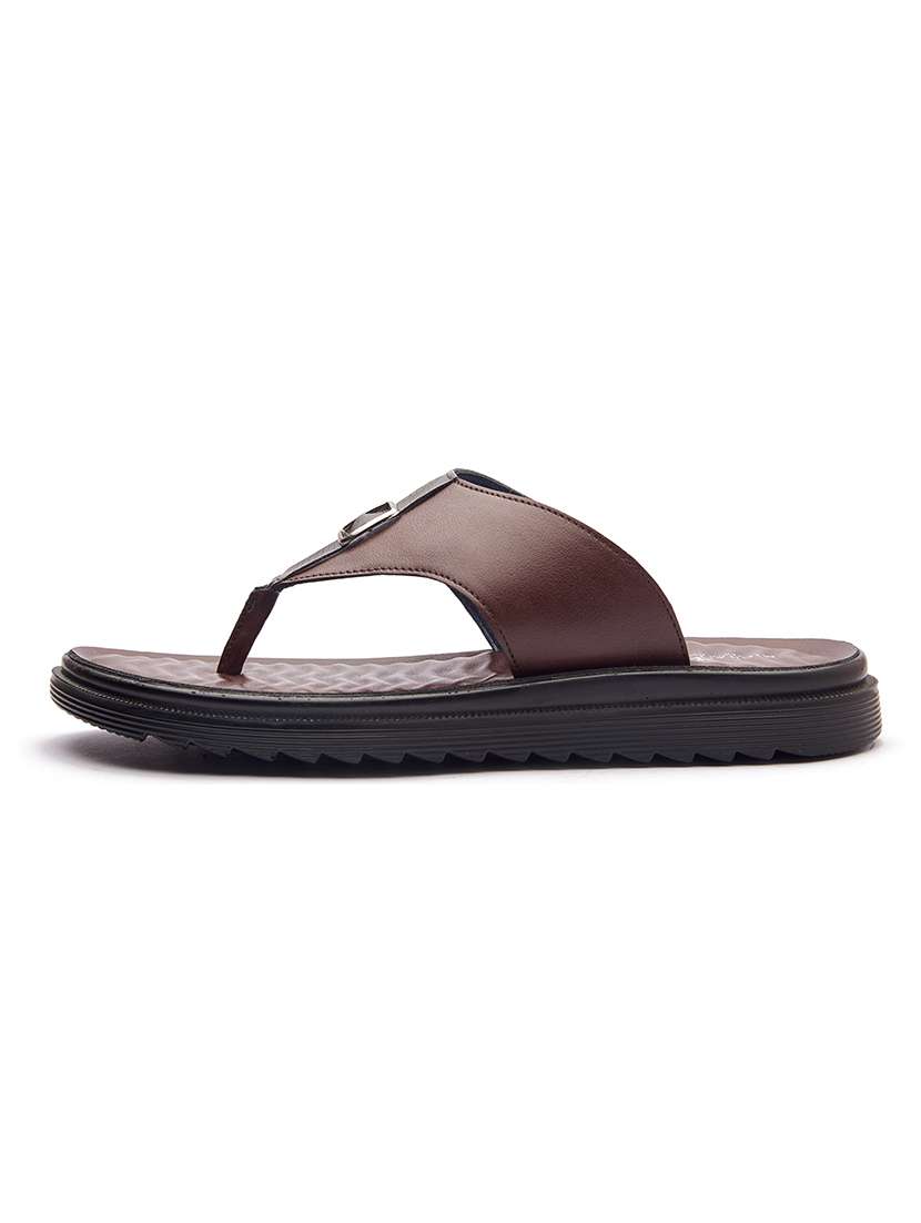 men slip on slippers - 21180990 -  Standard Image - 2