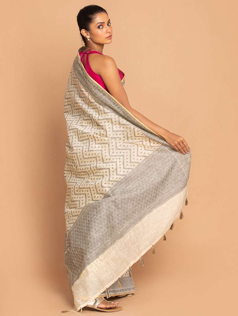 women self design bordered saree with blouse - 21185883 - Standard Image - 2