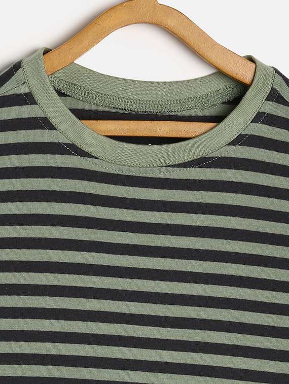 black cotton tshirt - 21190165 -  Standard Image - 2