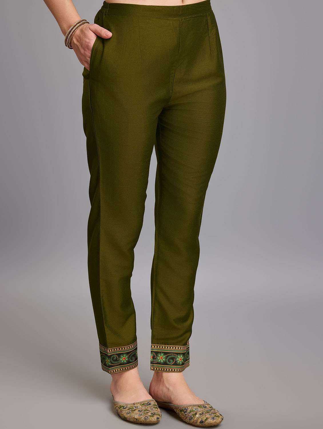 Women Placement Print Kurta Pant Set With Dupatta