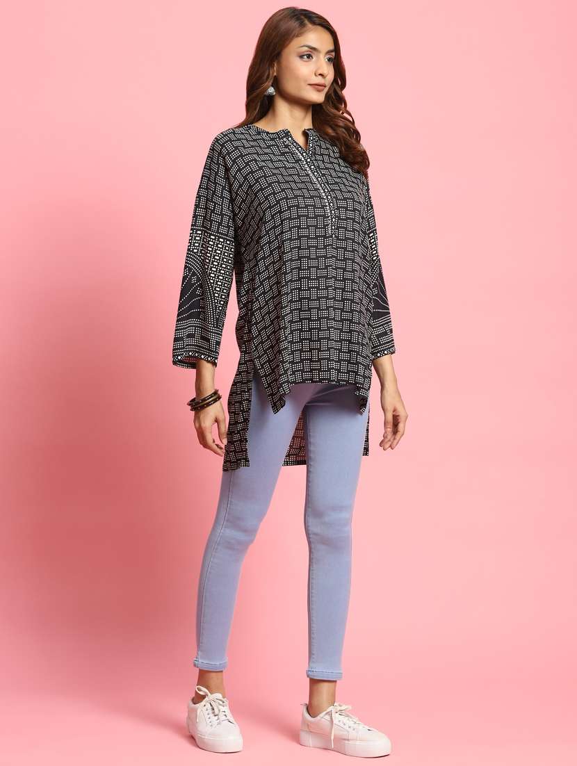 women three quarter sleeve side slit kurti - 21221348 -  Standard Image - 2