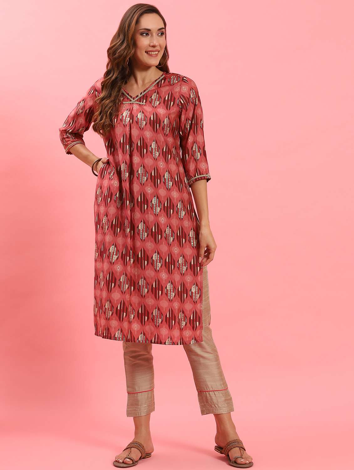 women pink v neck kurta 
