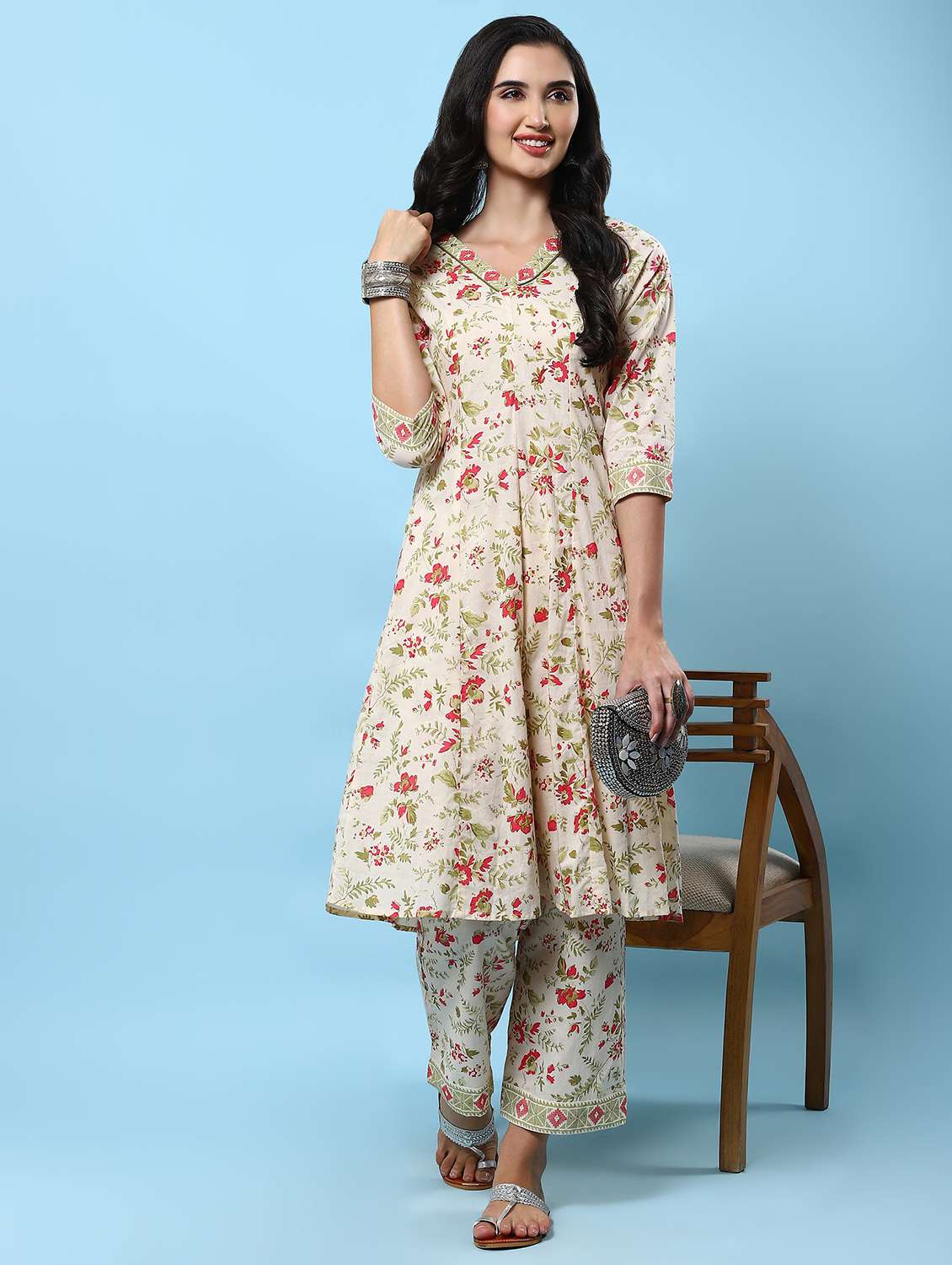 women floral v neck kurta pant set
