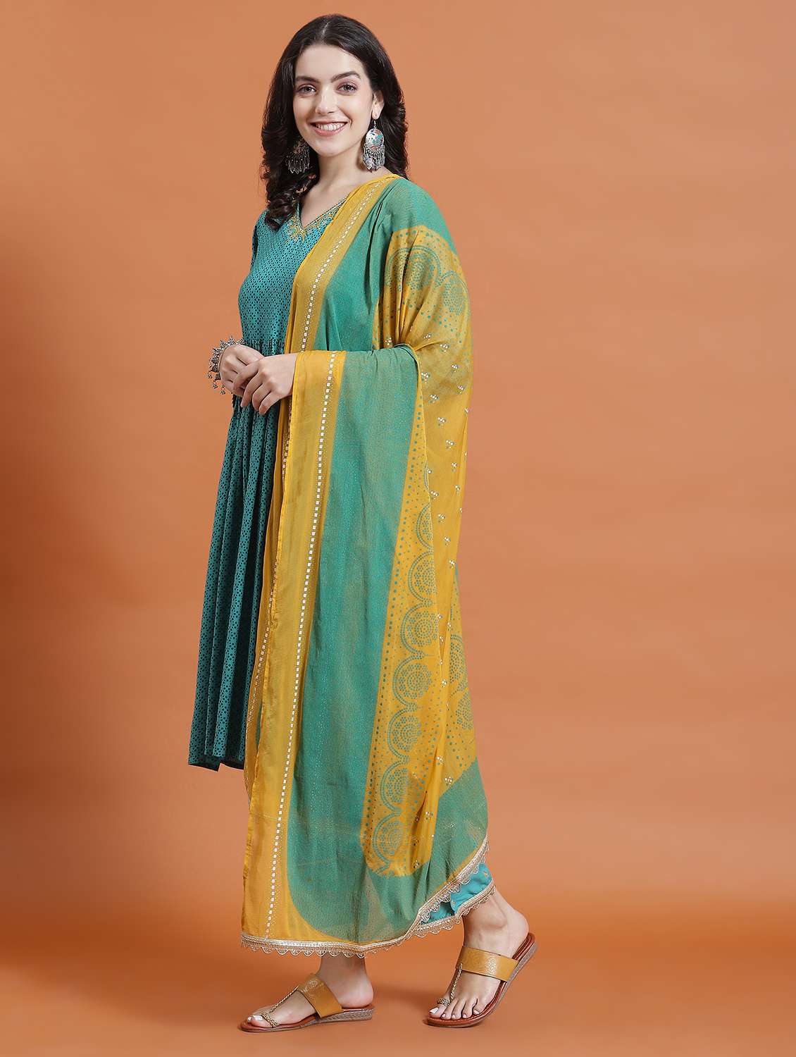 women kurta palazzo set with dupatta - 21221687 - Standard Image - 2