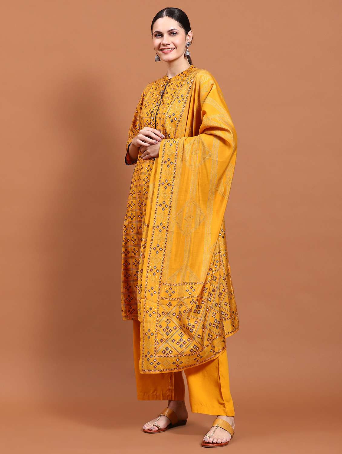 women kurta palazzo set with dupatta - 21221737 - Standard Image - 2