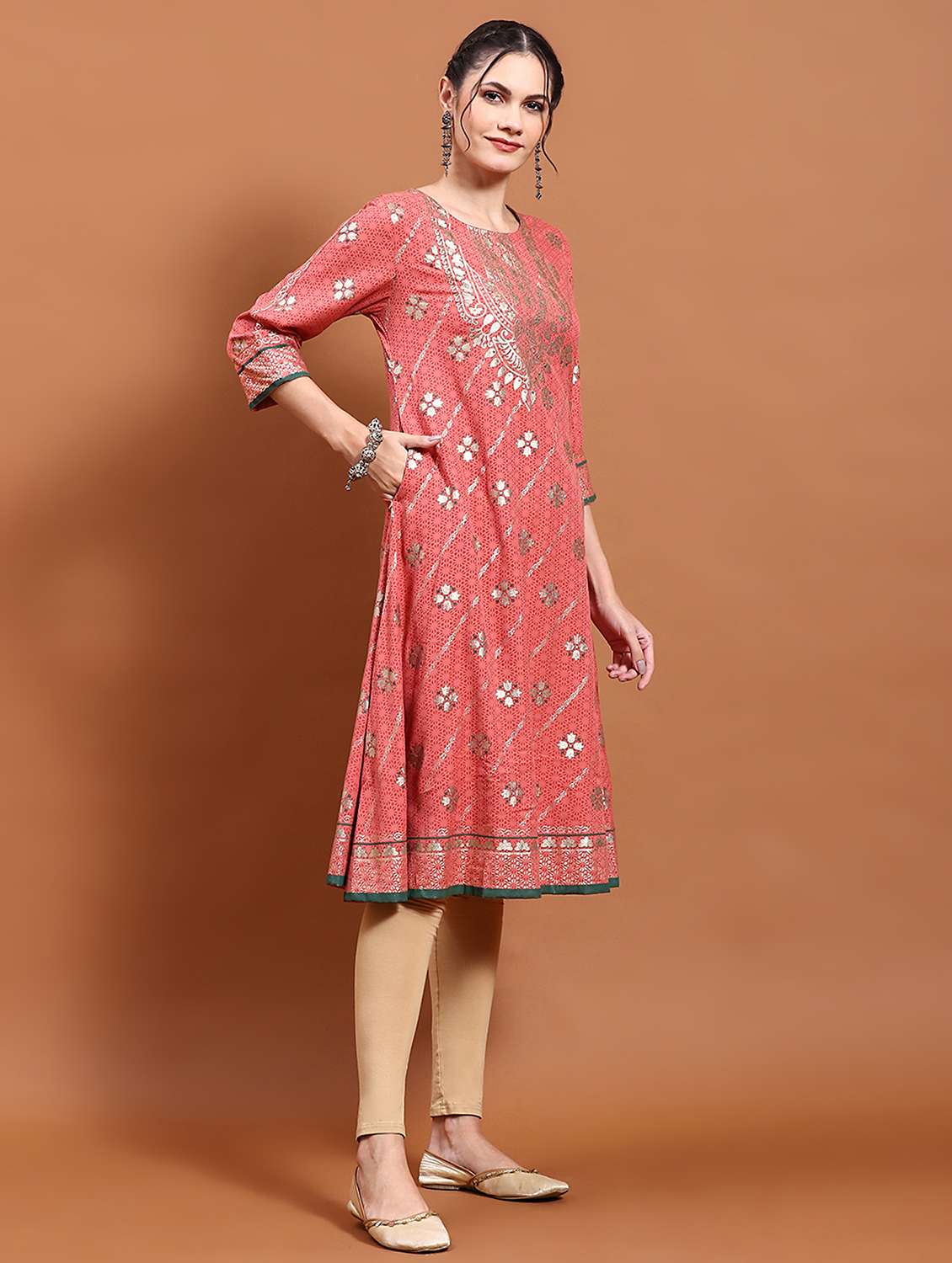 women coral printed kurta - 21221740 - Standard Image - 2