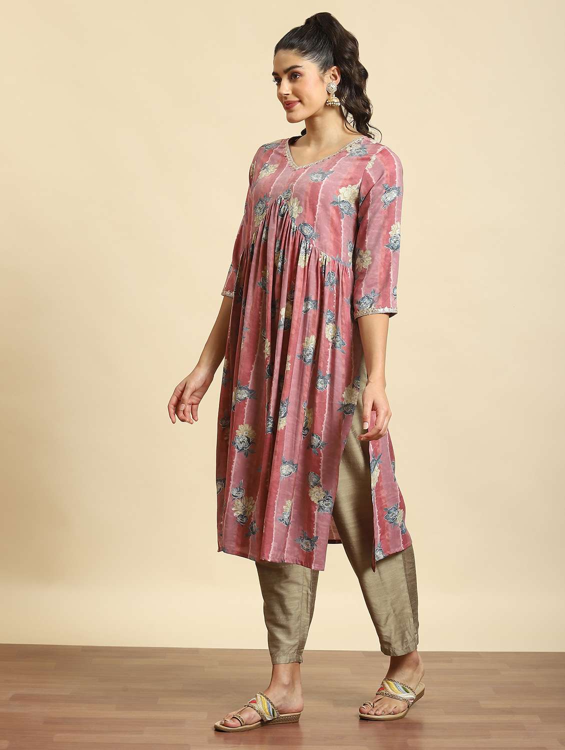 women pink floral printed kurta  - 21221751 -  Standard Image - 2
