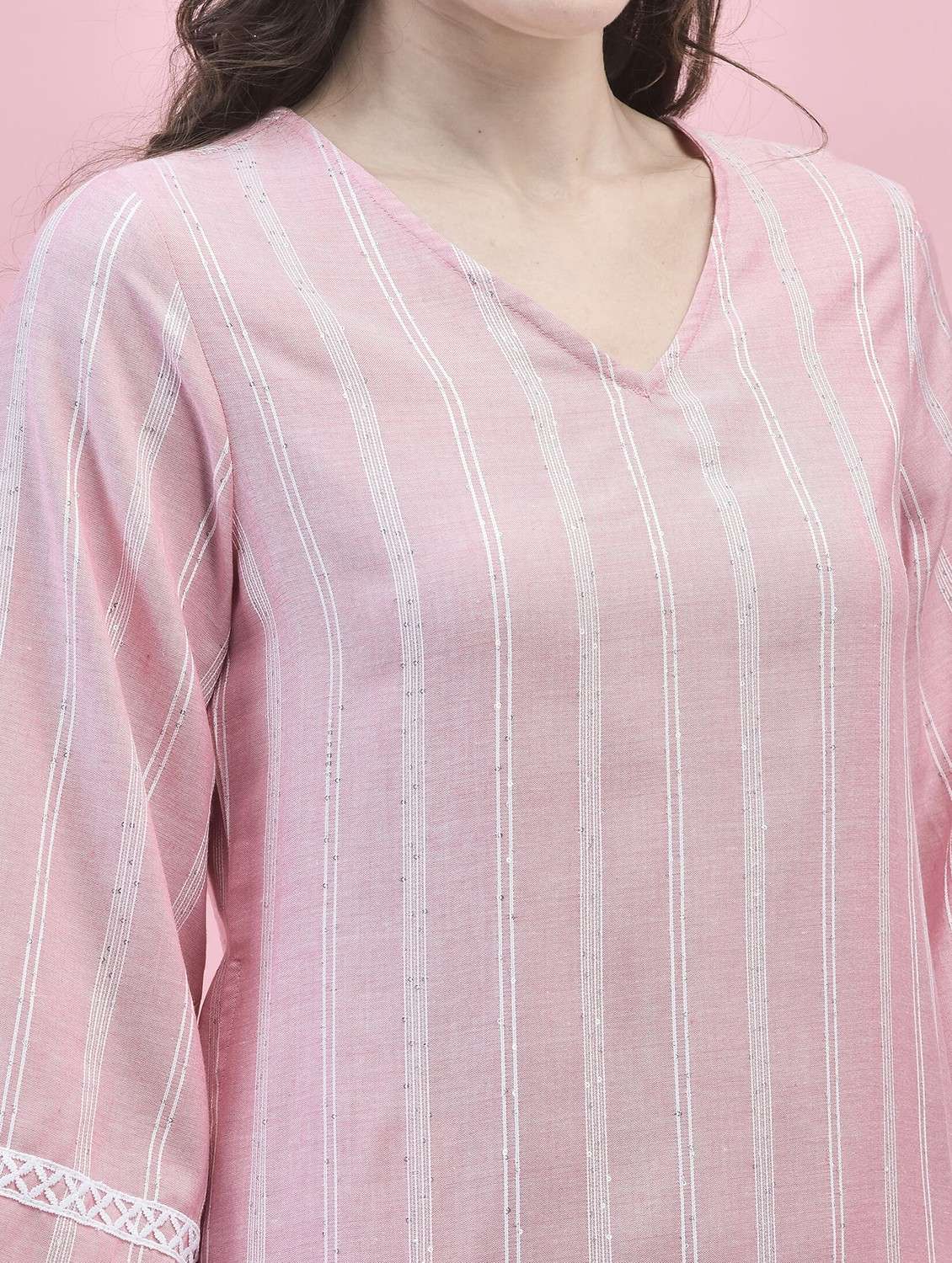 Women Three Quarter Sleeve Straight Kurta