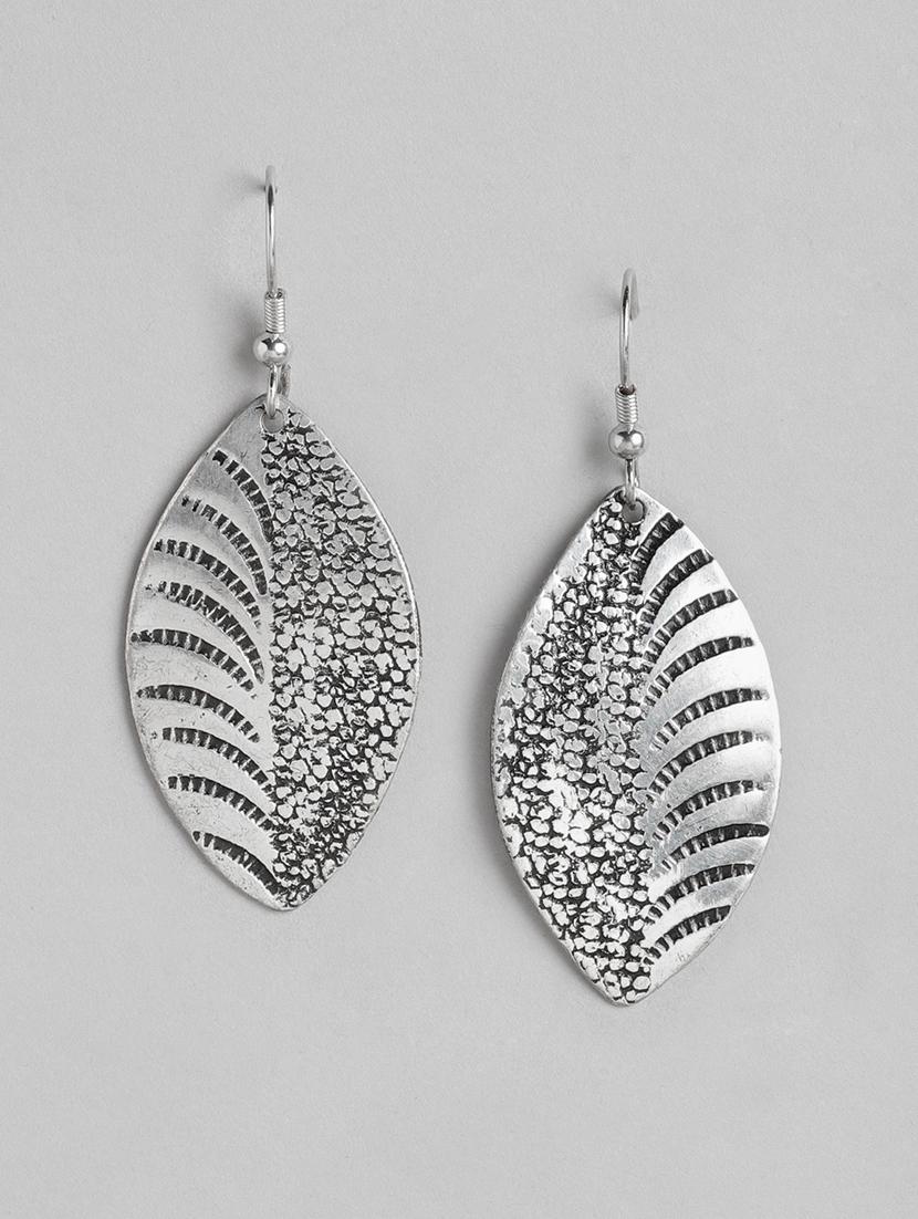 silver-plated leaf shaped drop earrings - 21225035 -  Zoom Image - 0